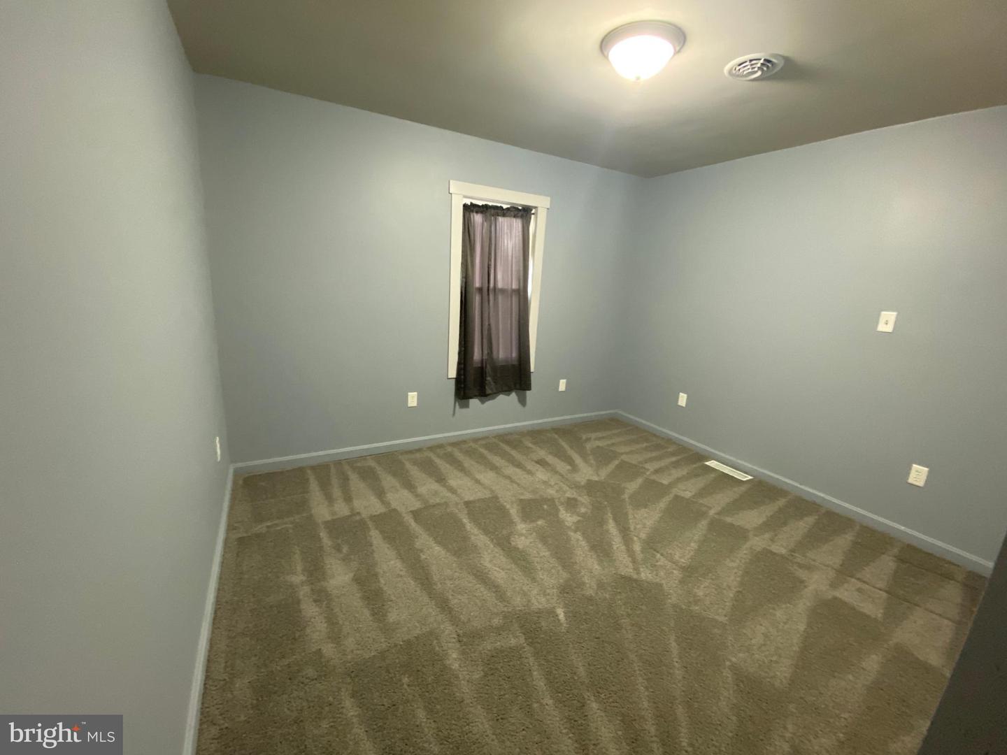 6 W Minor St Property Photo 8