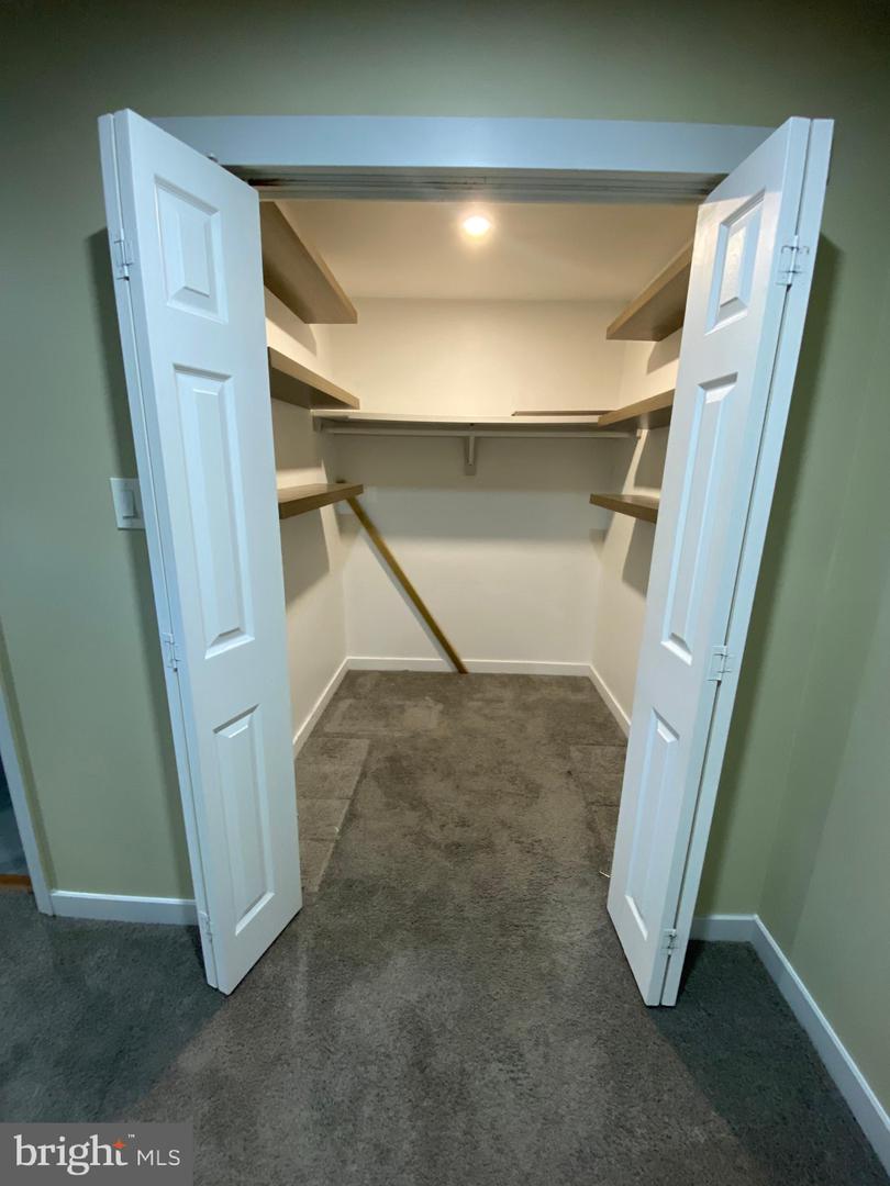 6 W Minor St Property Photo 17