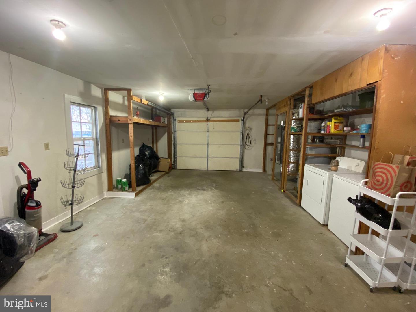 6 W Minor St Property Photo 18
