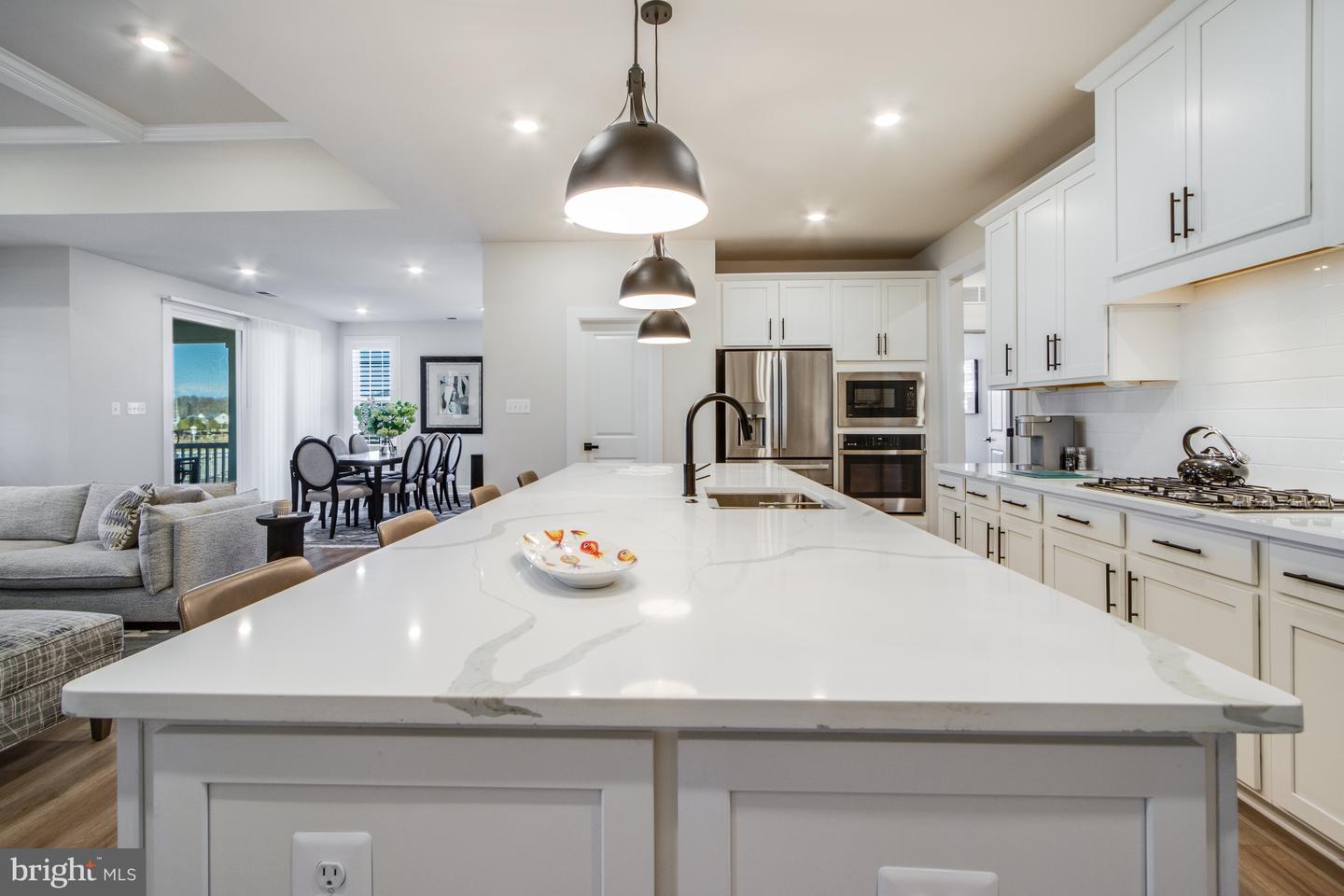 28030 Winona Ln Property Photo 6