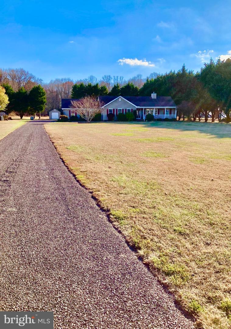 30437 Holts Landing Rd Property Photo 3