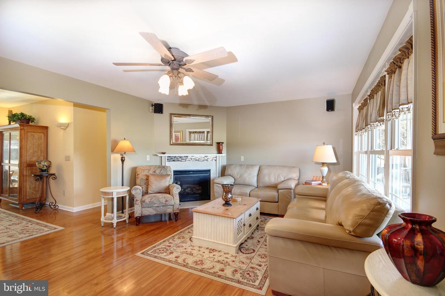 30437 Holts Landing Rd Property Photo 4