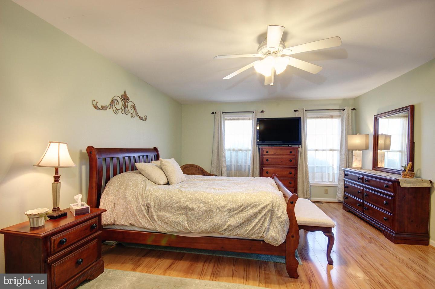 30437 Holts Landing Rd Property Photo 14
