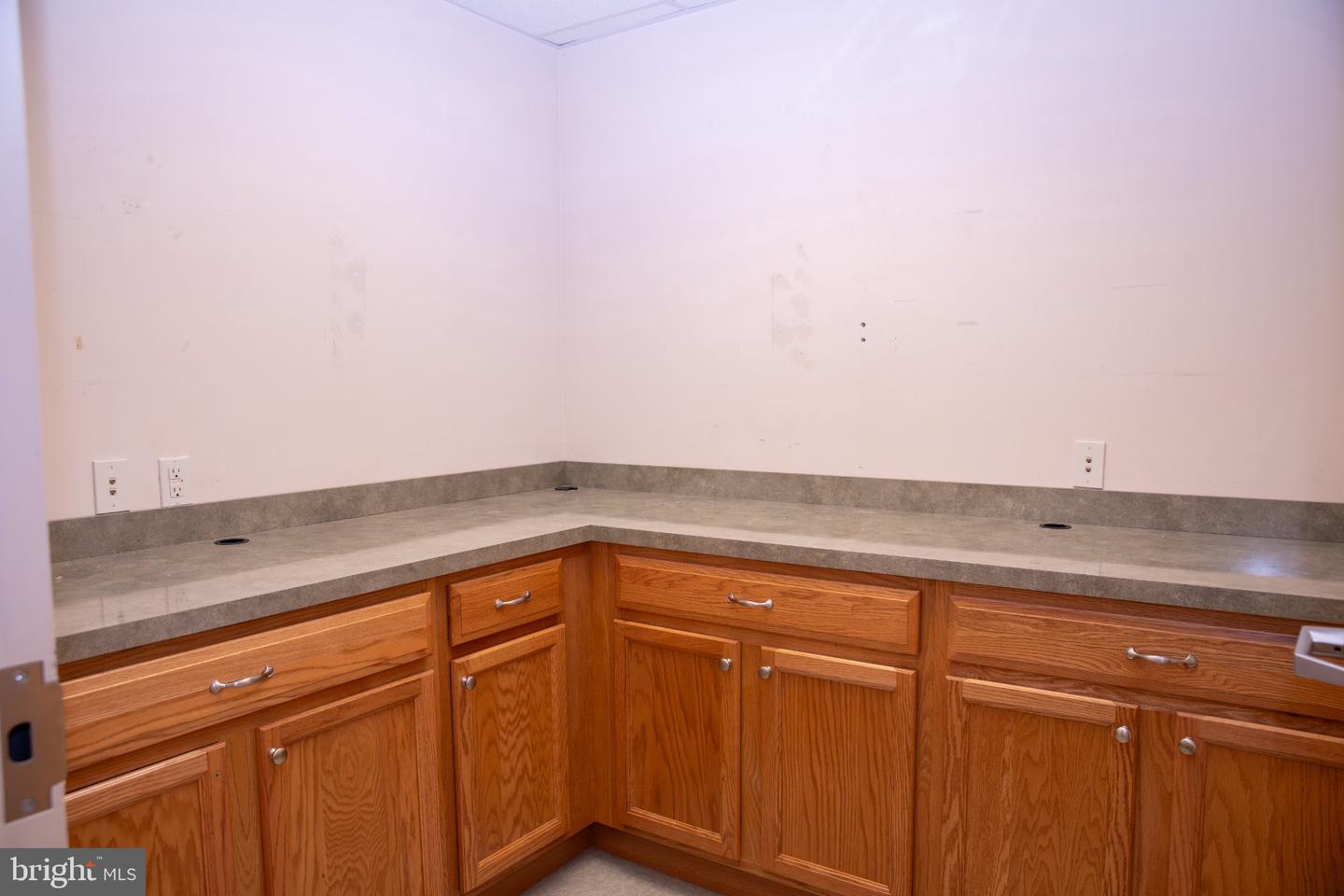 11 Fallon Ave Property Photo 32