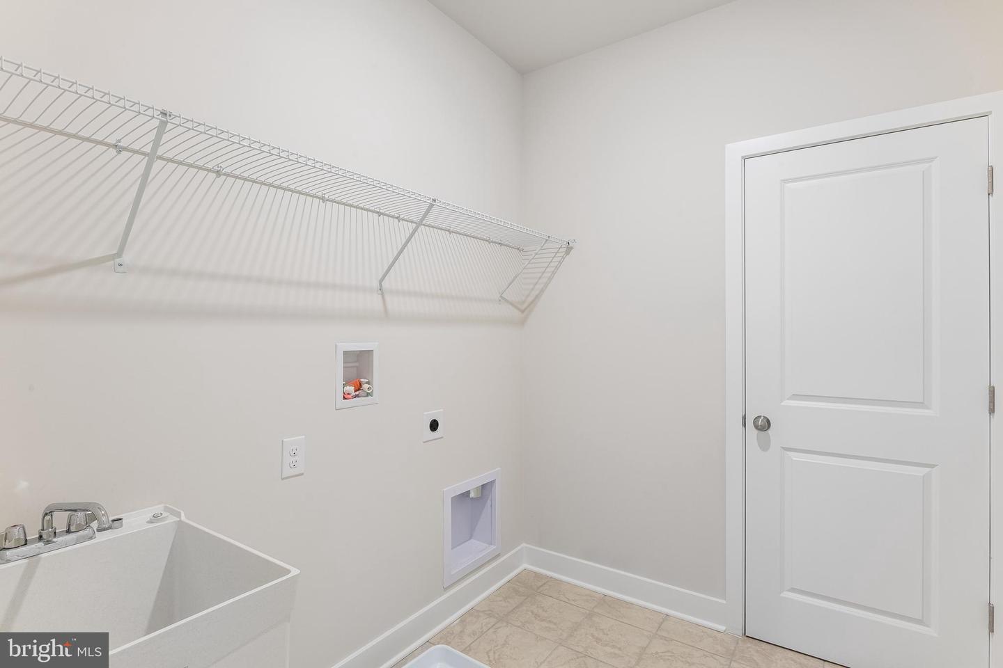 201 Mariners Cir Property Photo 5