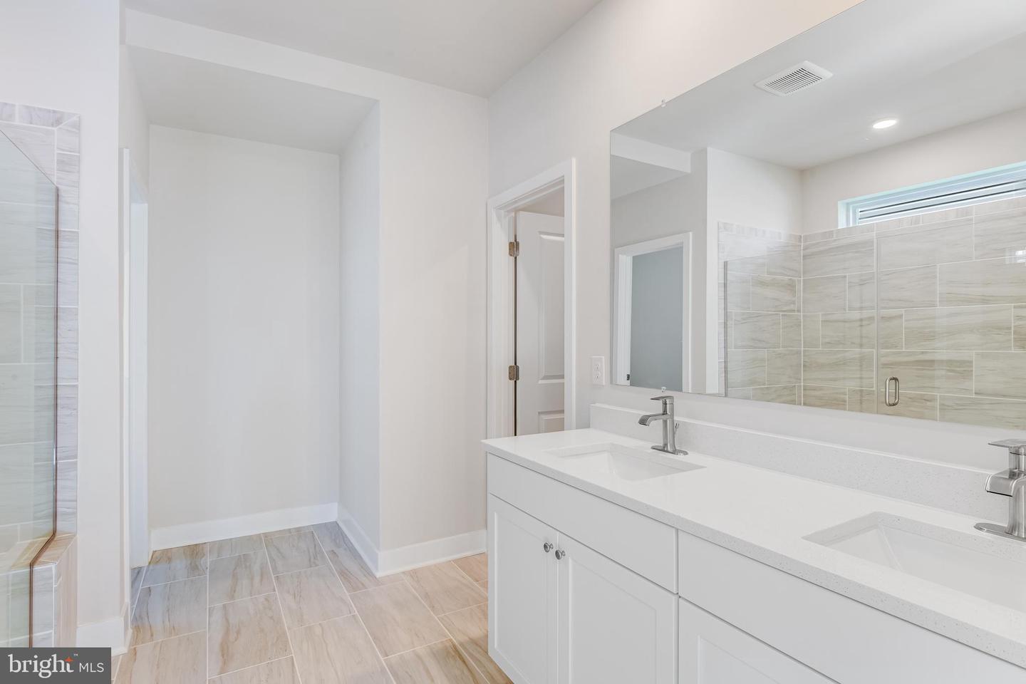 201 Mariners Cir Property Photo 15