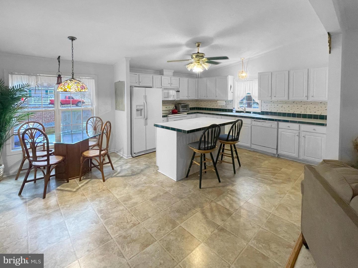 27721 King Charles Dr Property Photo 2