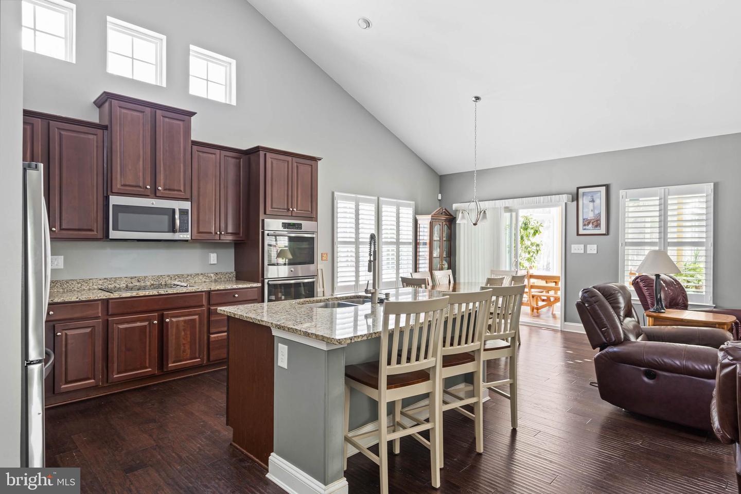 37391 Woods Run Property Photo 9