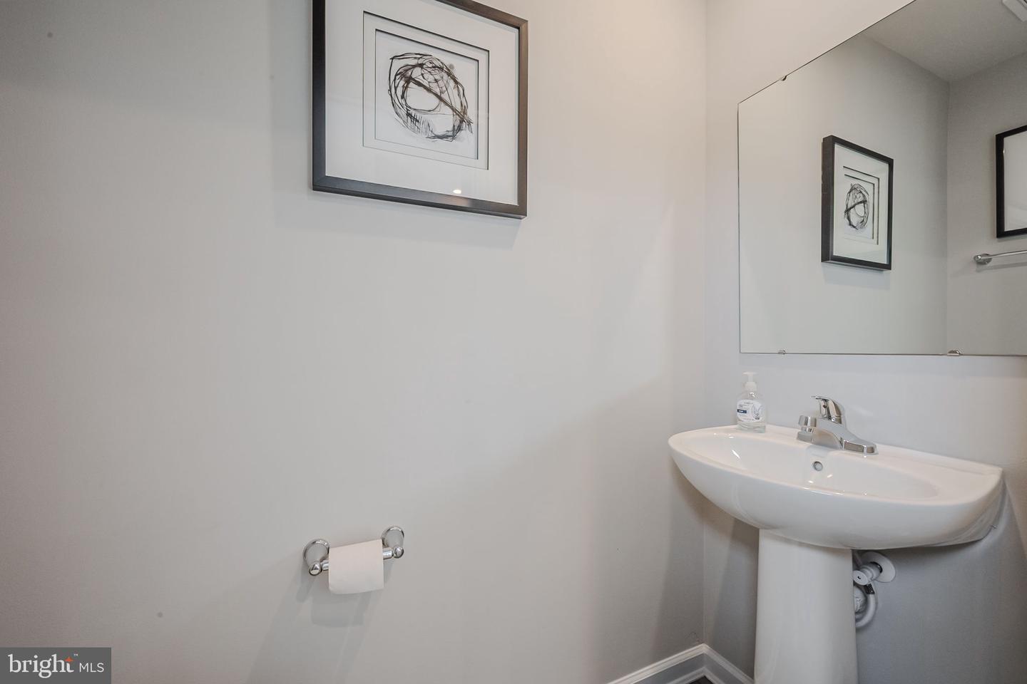 12064 Geyer Ave Property Photo 16