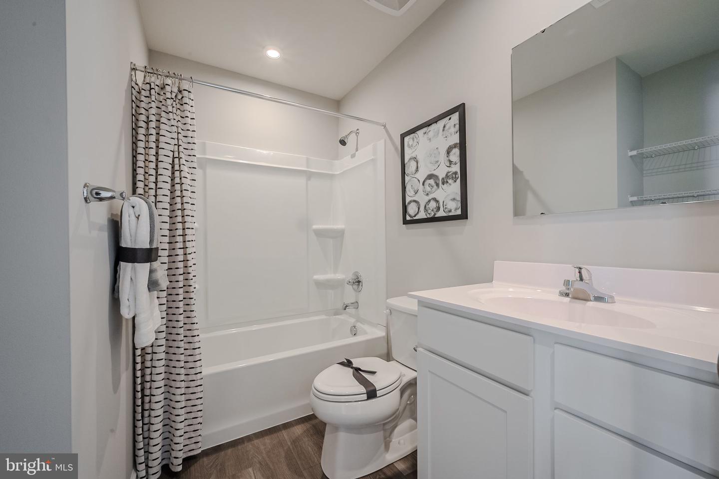 12064 Geyer Ave Property Photo 19