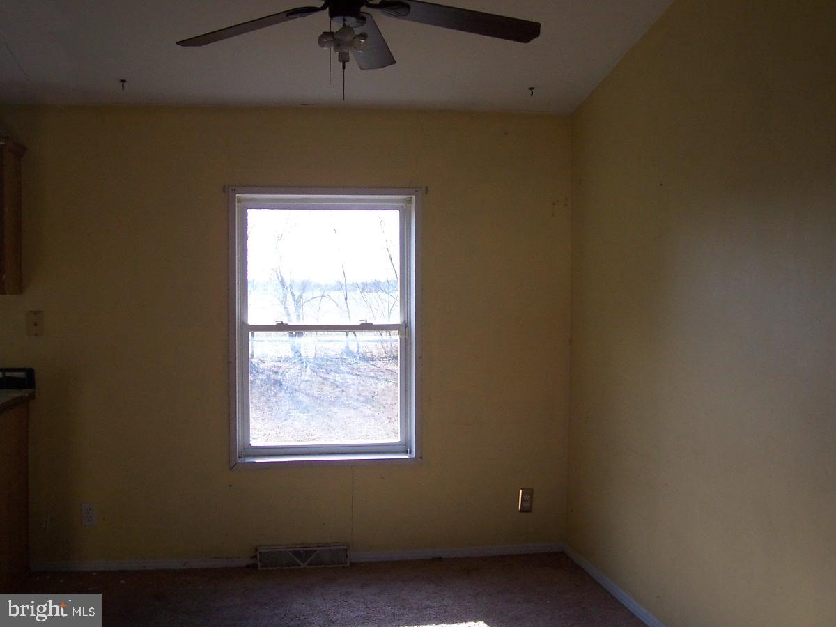 8552 Garden Ln Property Photo 4