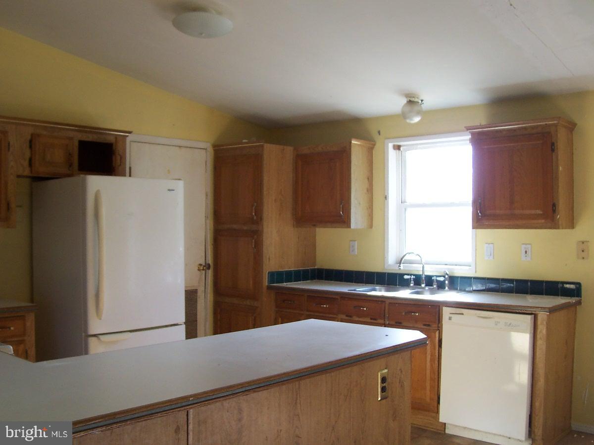 8552 Garden Ln Property Photo 5