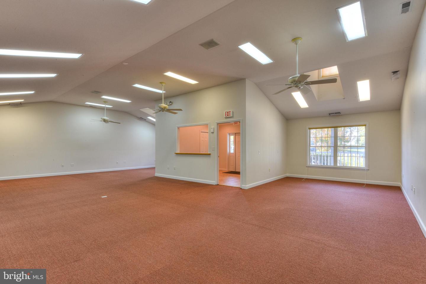 17503 Nassau Commons Blvd Property Photo 16