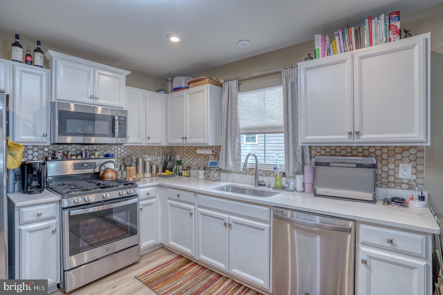 7619 Nine Patch Way Property Photo 12