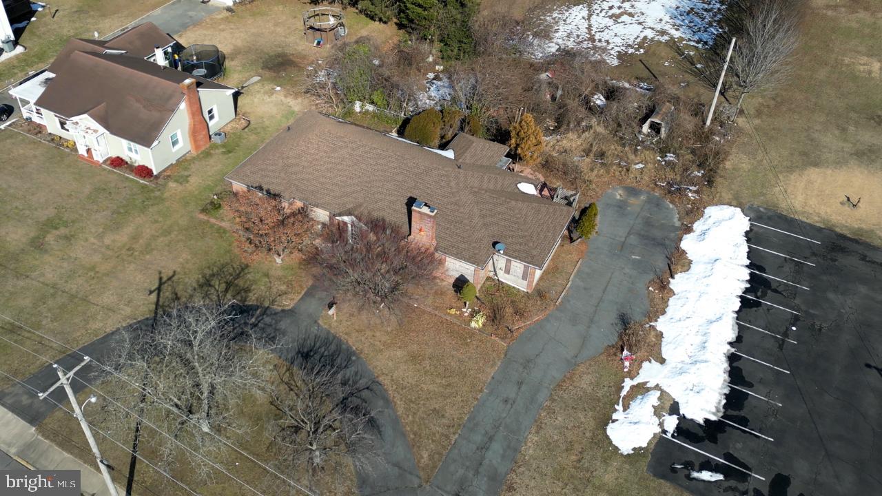 109 School Pl Property Photo 1