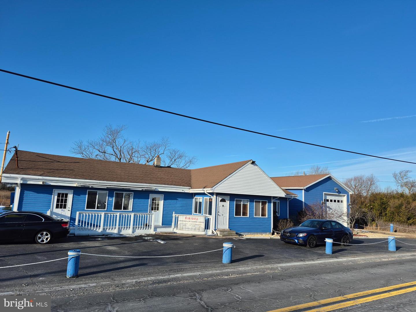 360 Bay Ave Property Photo
