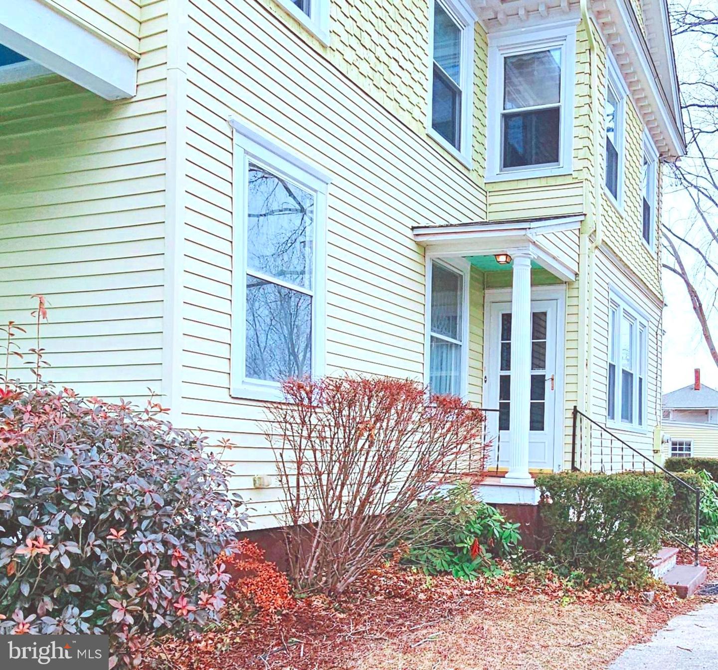 321 S Walnut St Property Photo 5