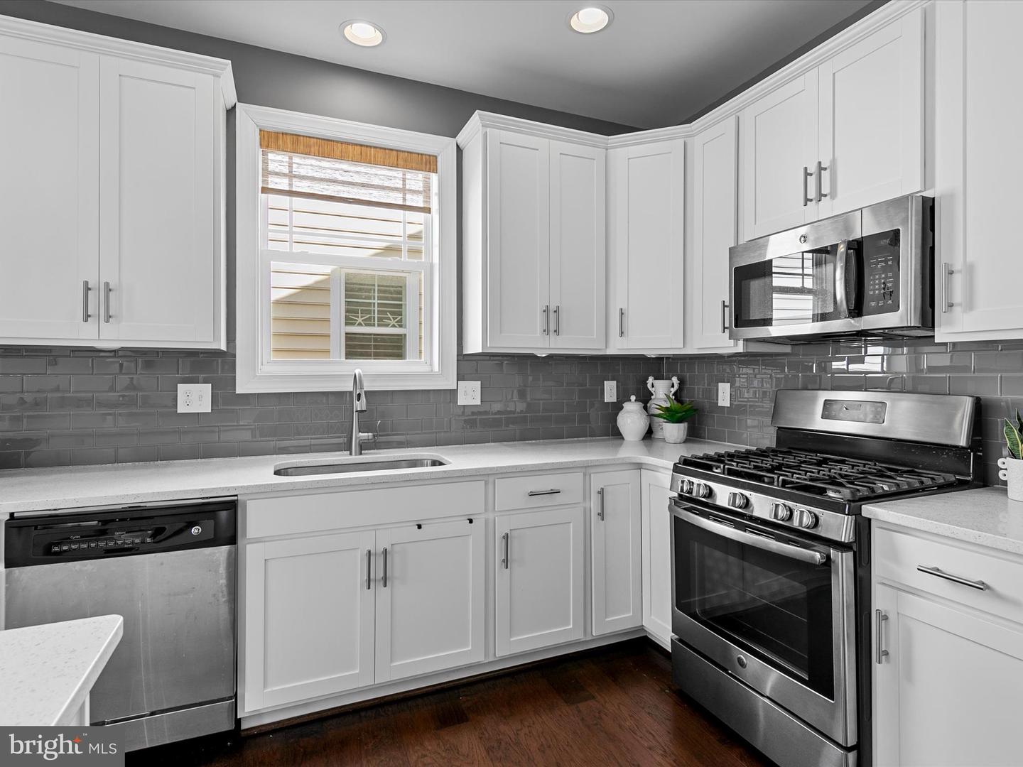 27377 Clearview Cir Property Photo 10