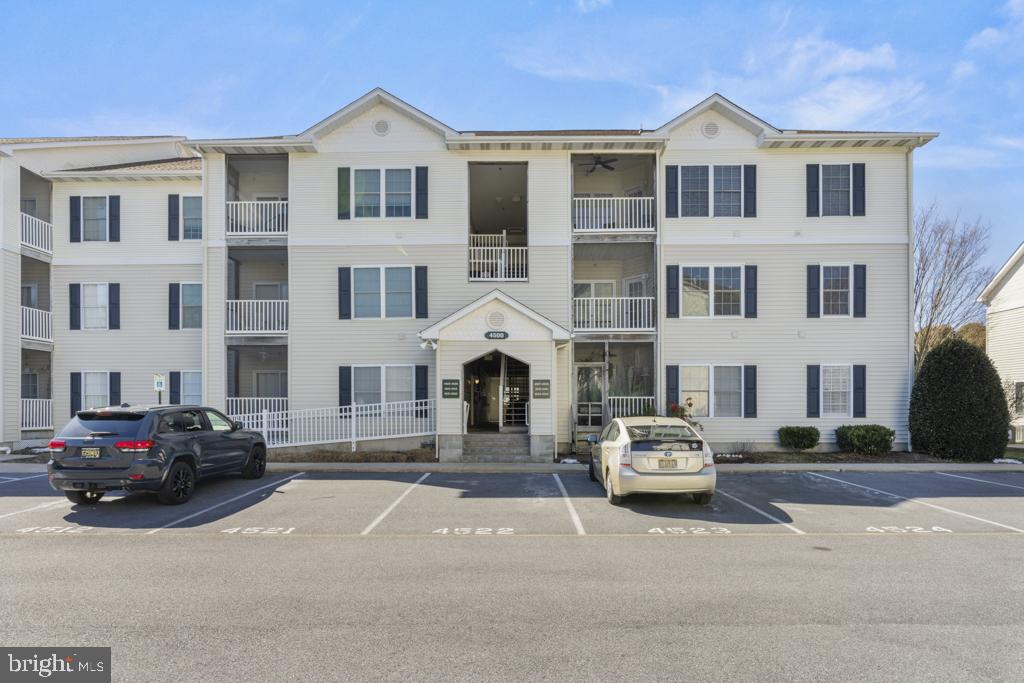 4500 Sandpiper Dr #16 Property Photo 1