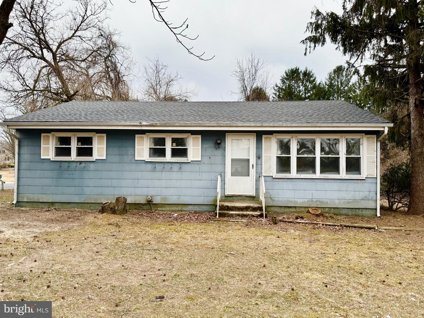200 Sunset Ln Property Photo