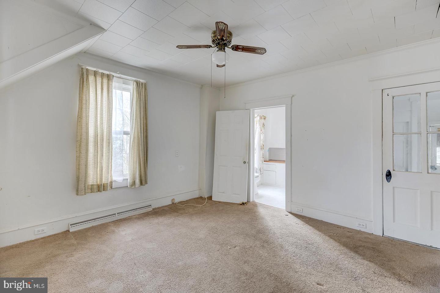 402 Pine St Property Photo 6