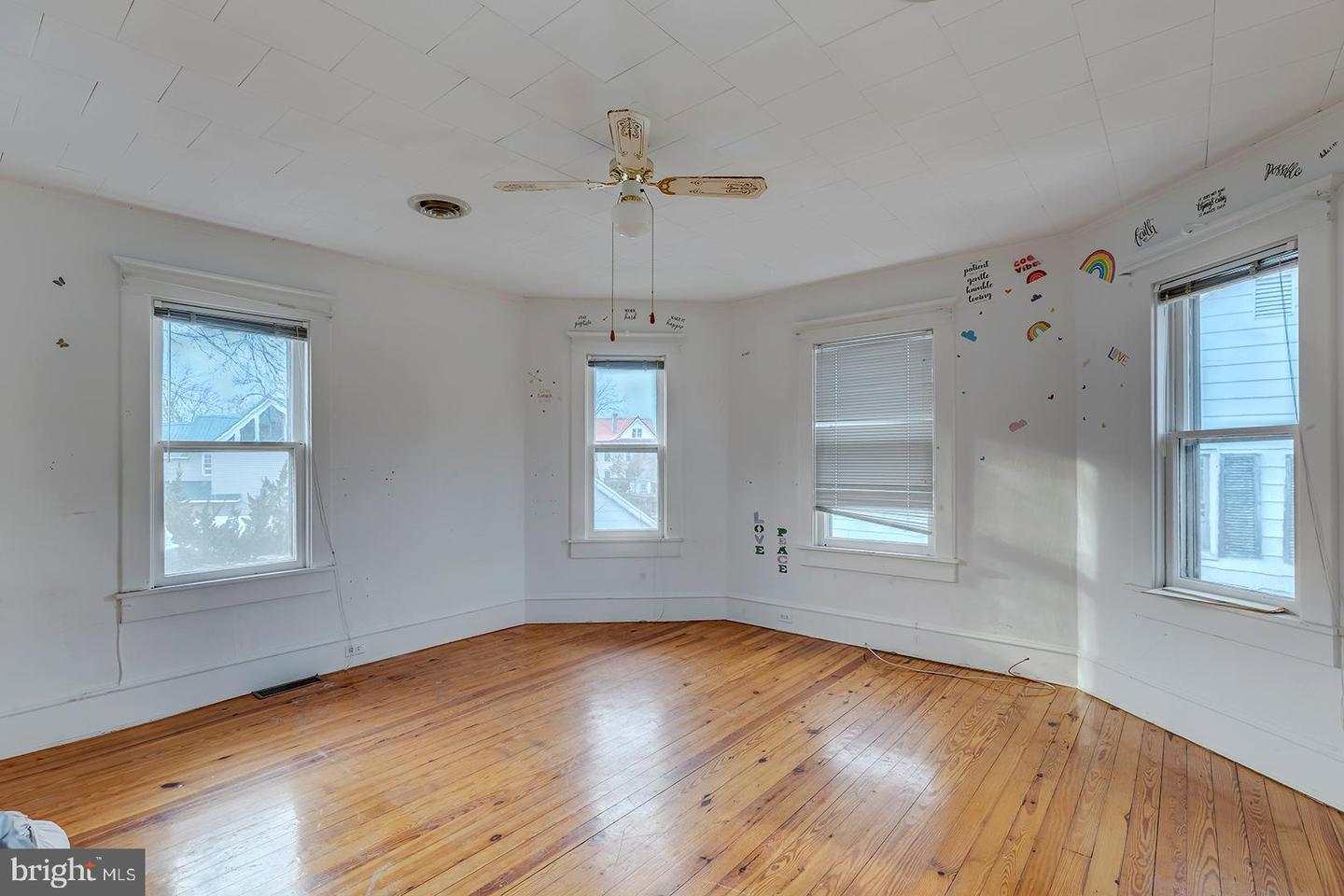 402 Pine St Property Photo 27