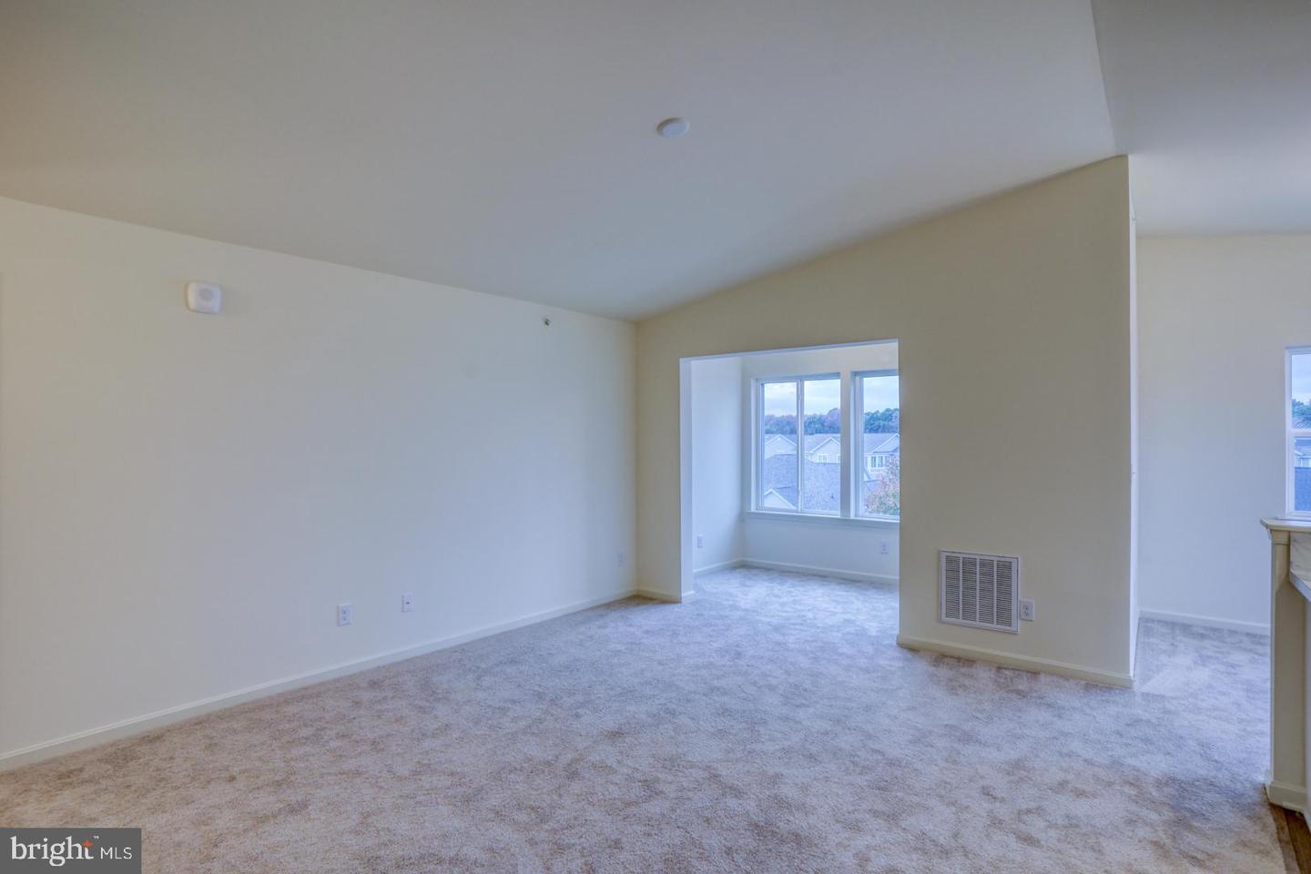 4902 E Pebble Ln #e Property Photo 5