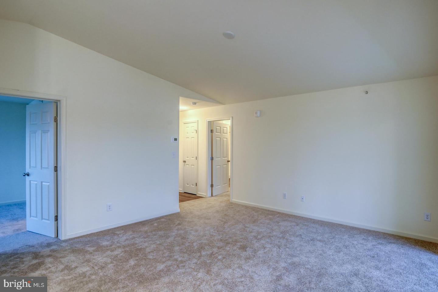 4902 E Pebble Ln #e Property Photo 6