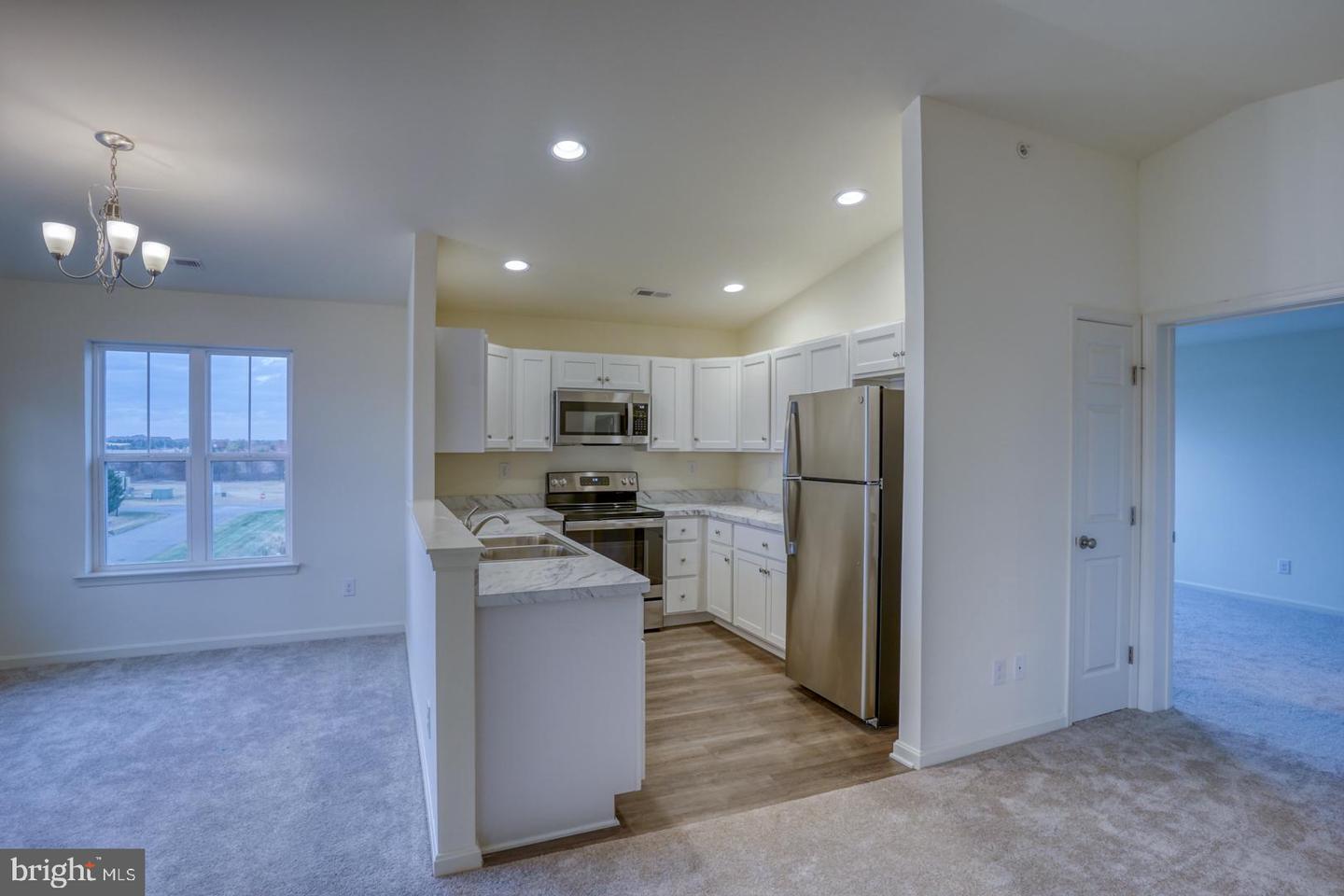 4902 E Pebble Ln #e Property Photo 9