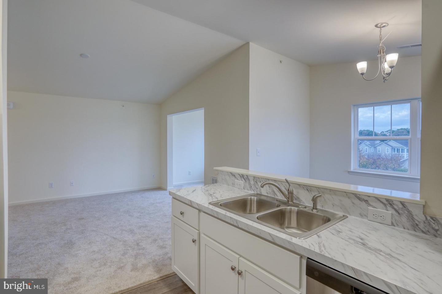 4902 E Pebble Ln #e Property Photo 13