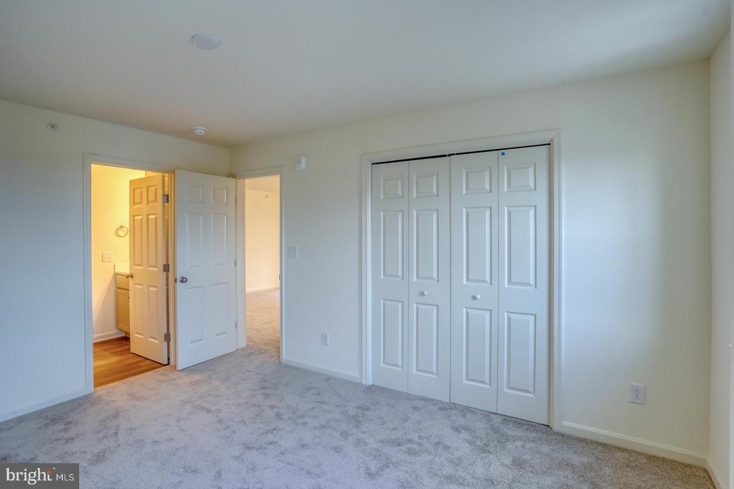 4902 E Pebble Ln #e Property Photo 20
