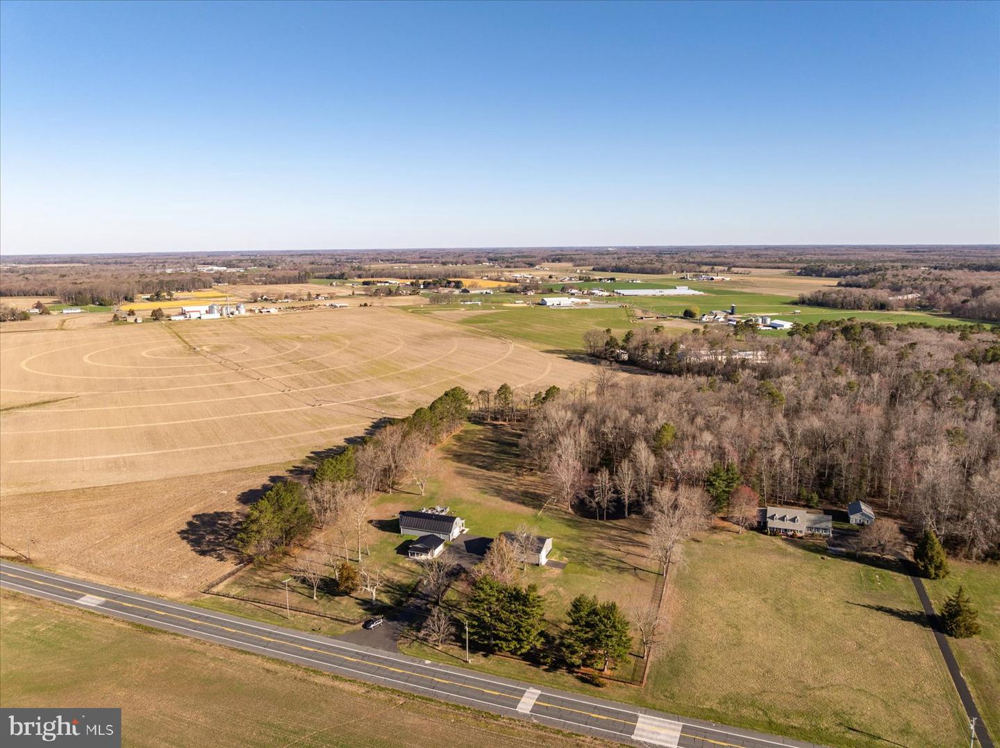 10463 N Beach Hwy Property Photo 2