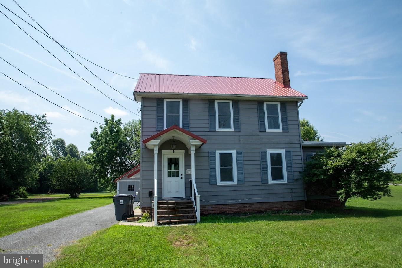 512 E Market Property Photo 1