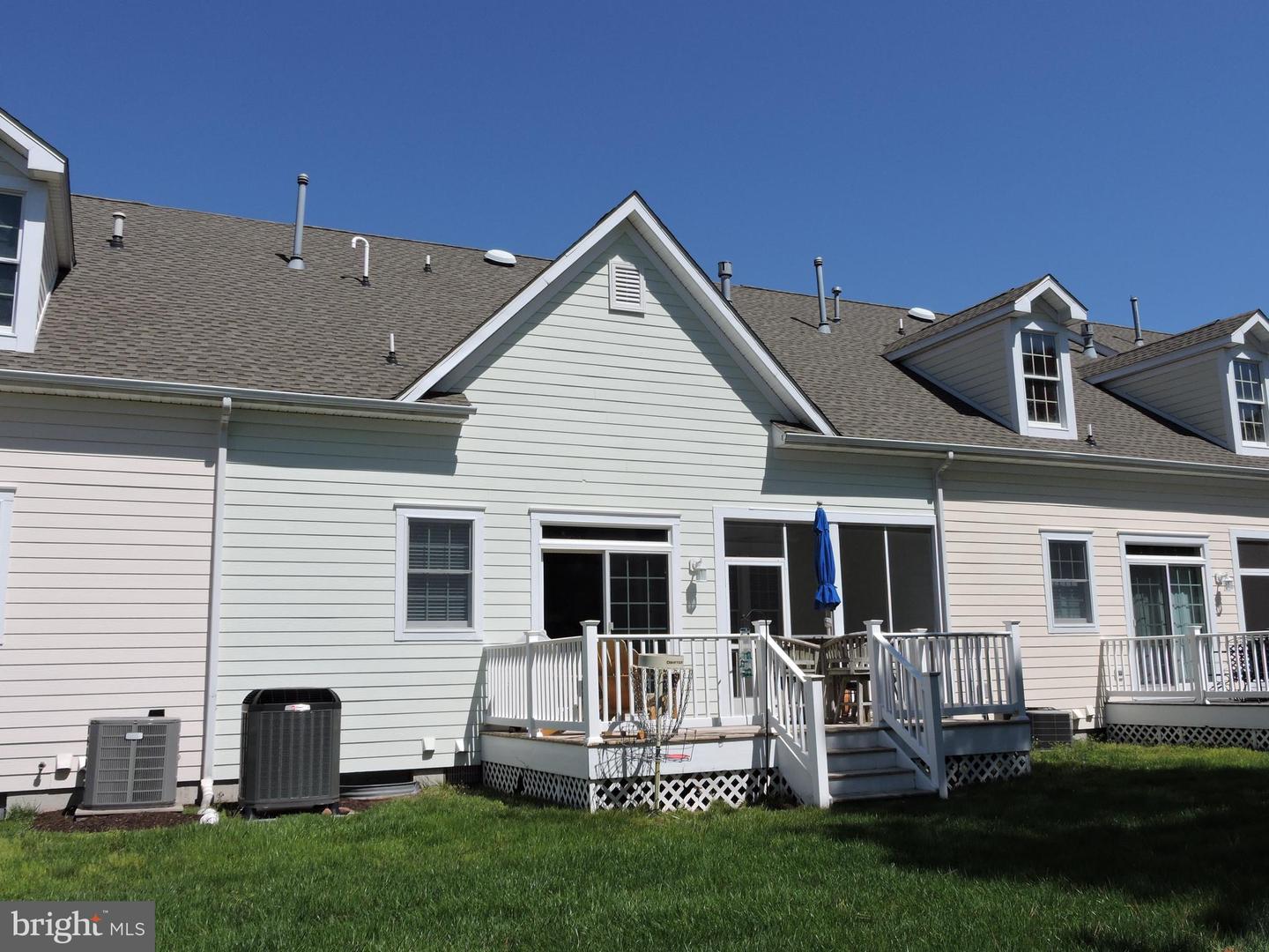 90 Willow Oak Ave Property Photo 2