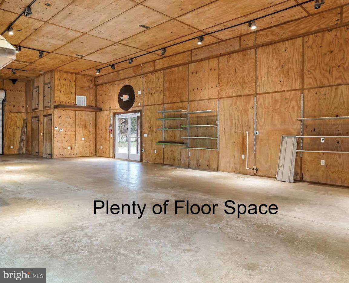 8977 Dupont Blvd Property Photo 12