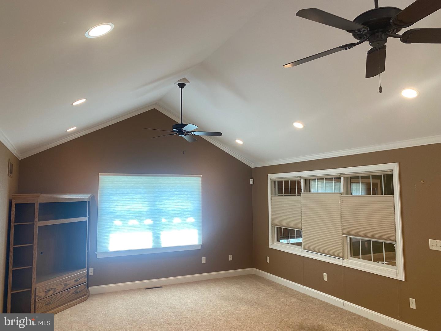 314 E 5th St Property Photo 2