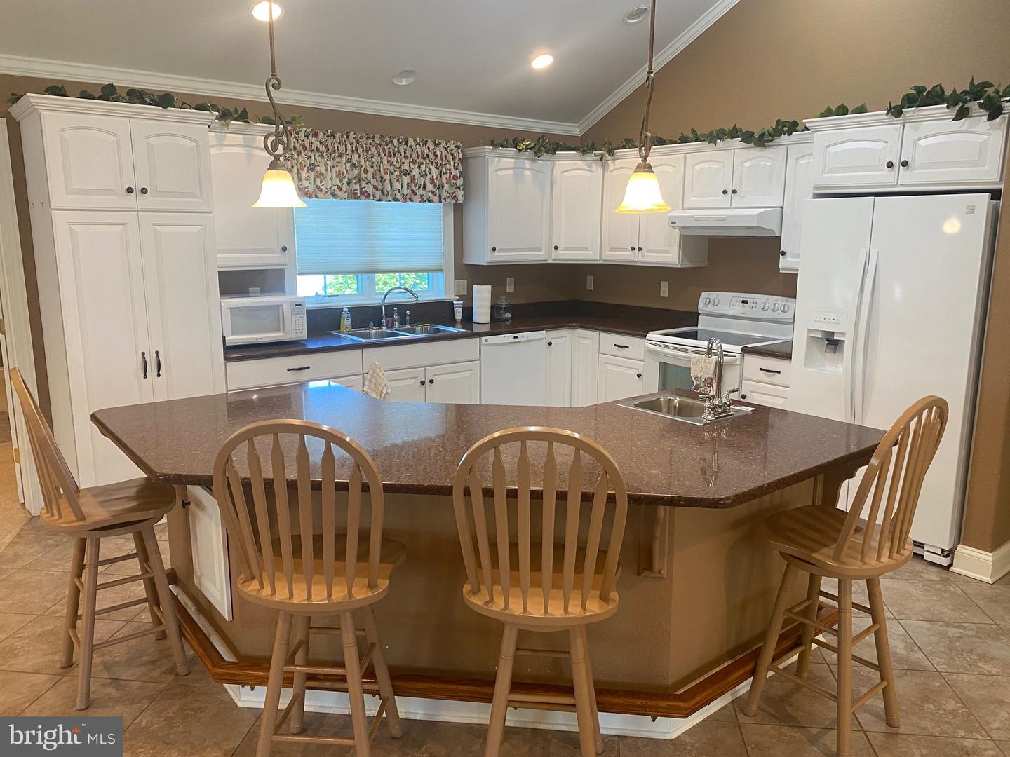 314 E 5th St Property Photo 3