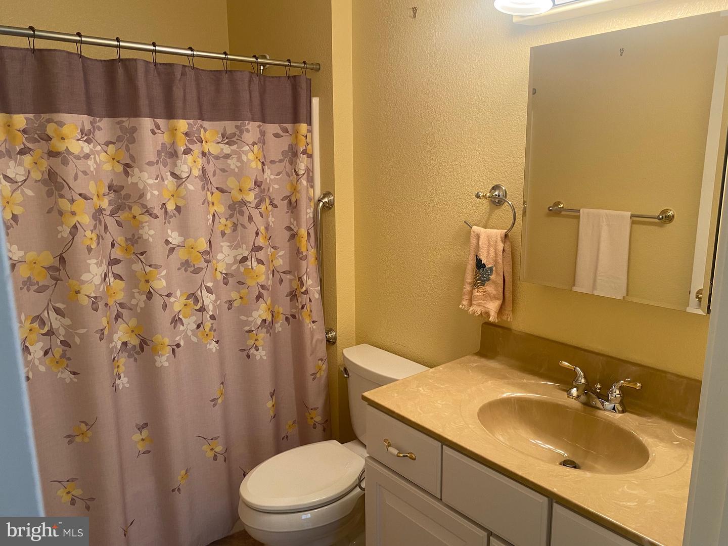 314 E 5th St Property Photo 11