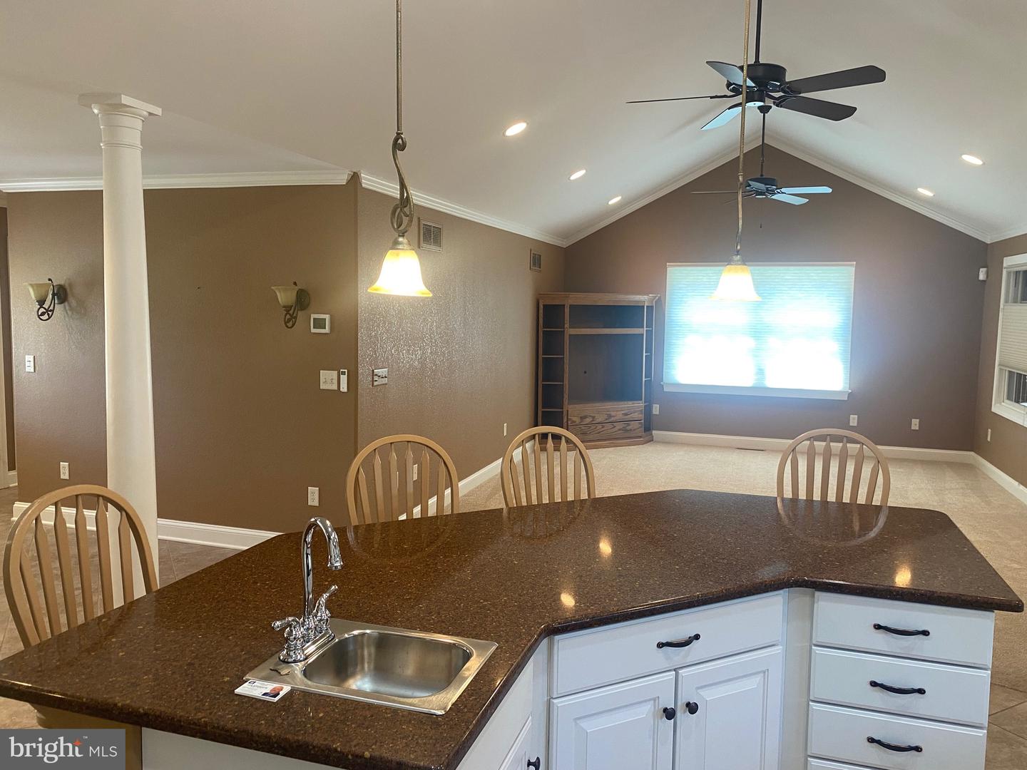 314 E 5th St Property Photo 15