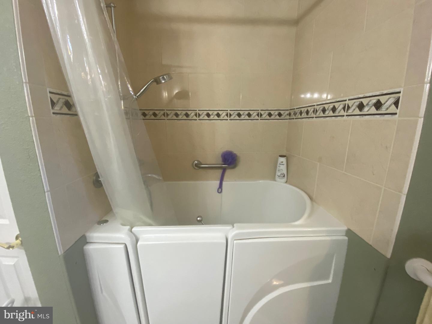 314 E 5th St Property Photo 20