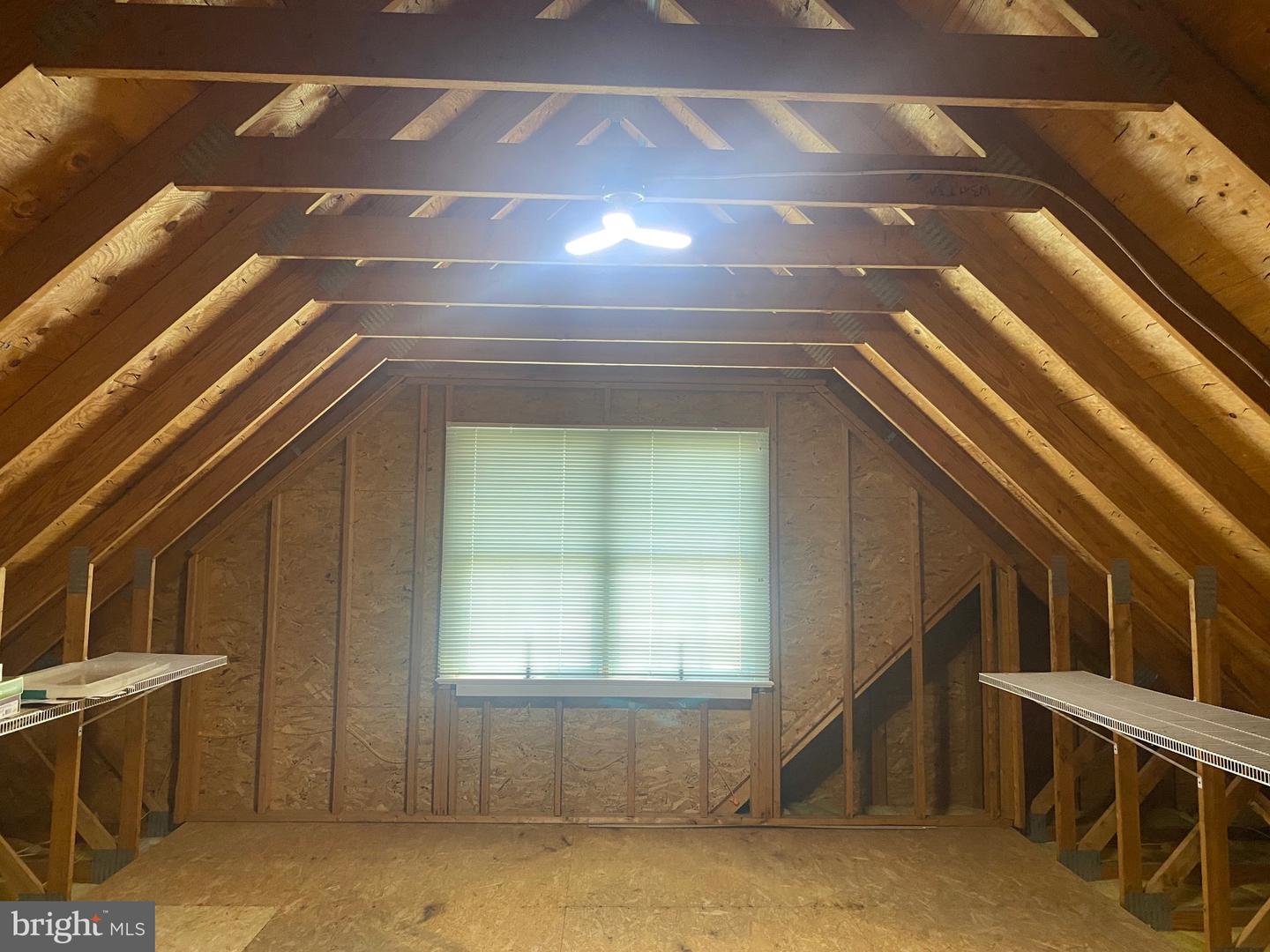 314 E 5th St Property Photo 23