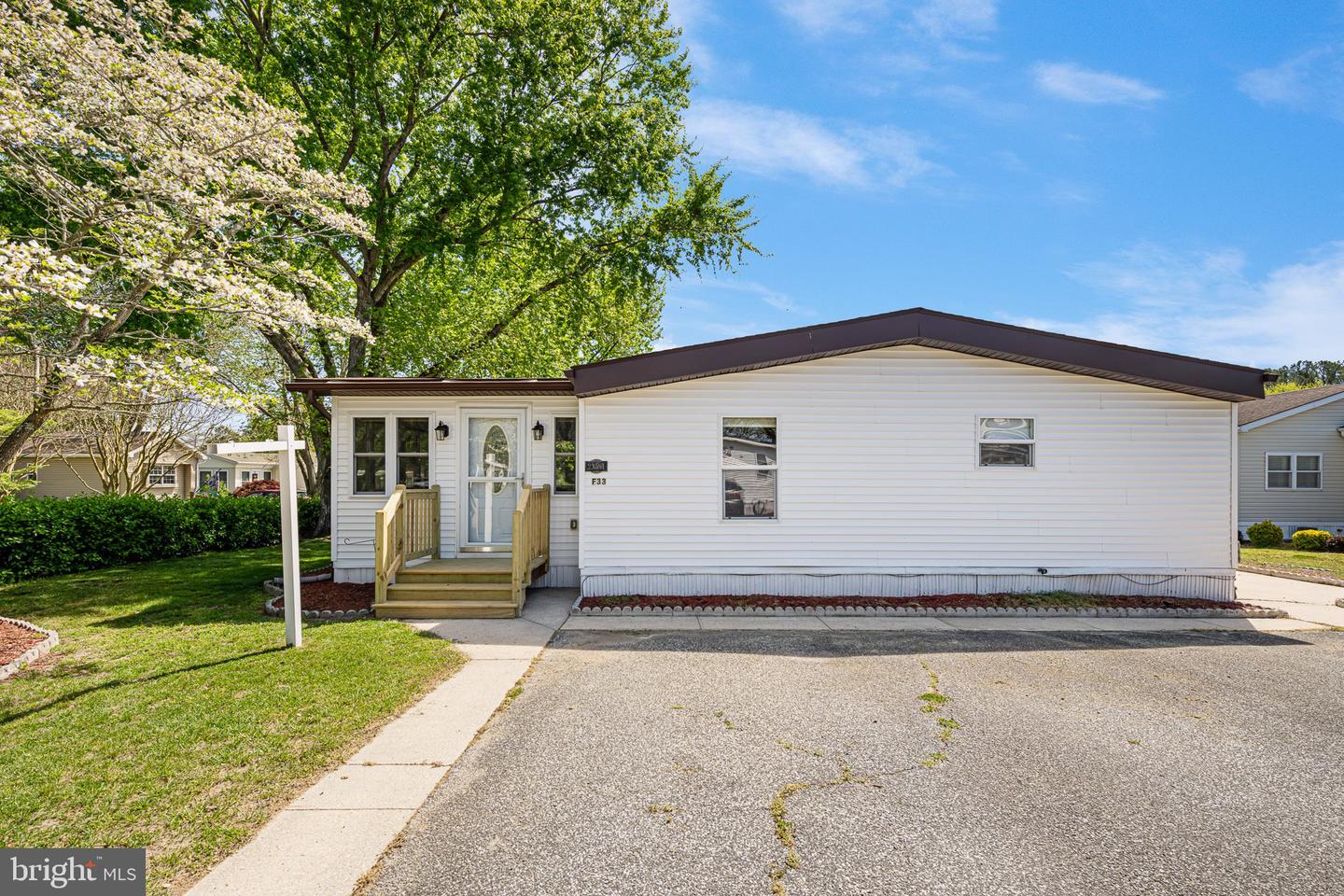 23591 E Beach Dr Property Photo 1