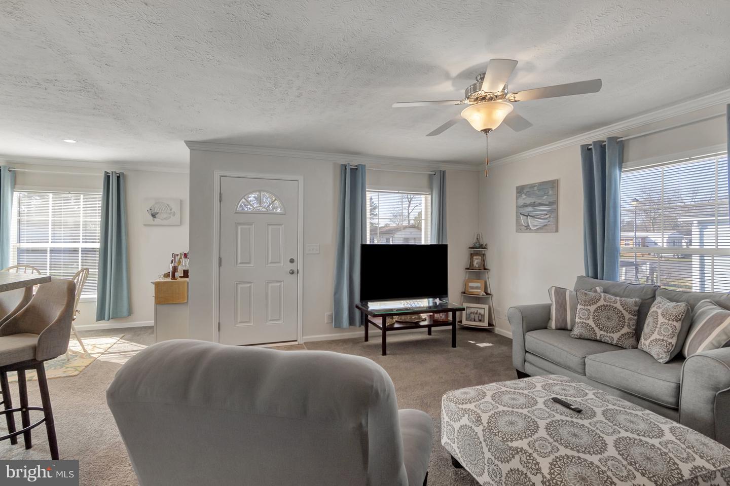 35515 Knoll Way #56383 Property Photo 6