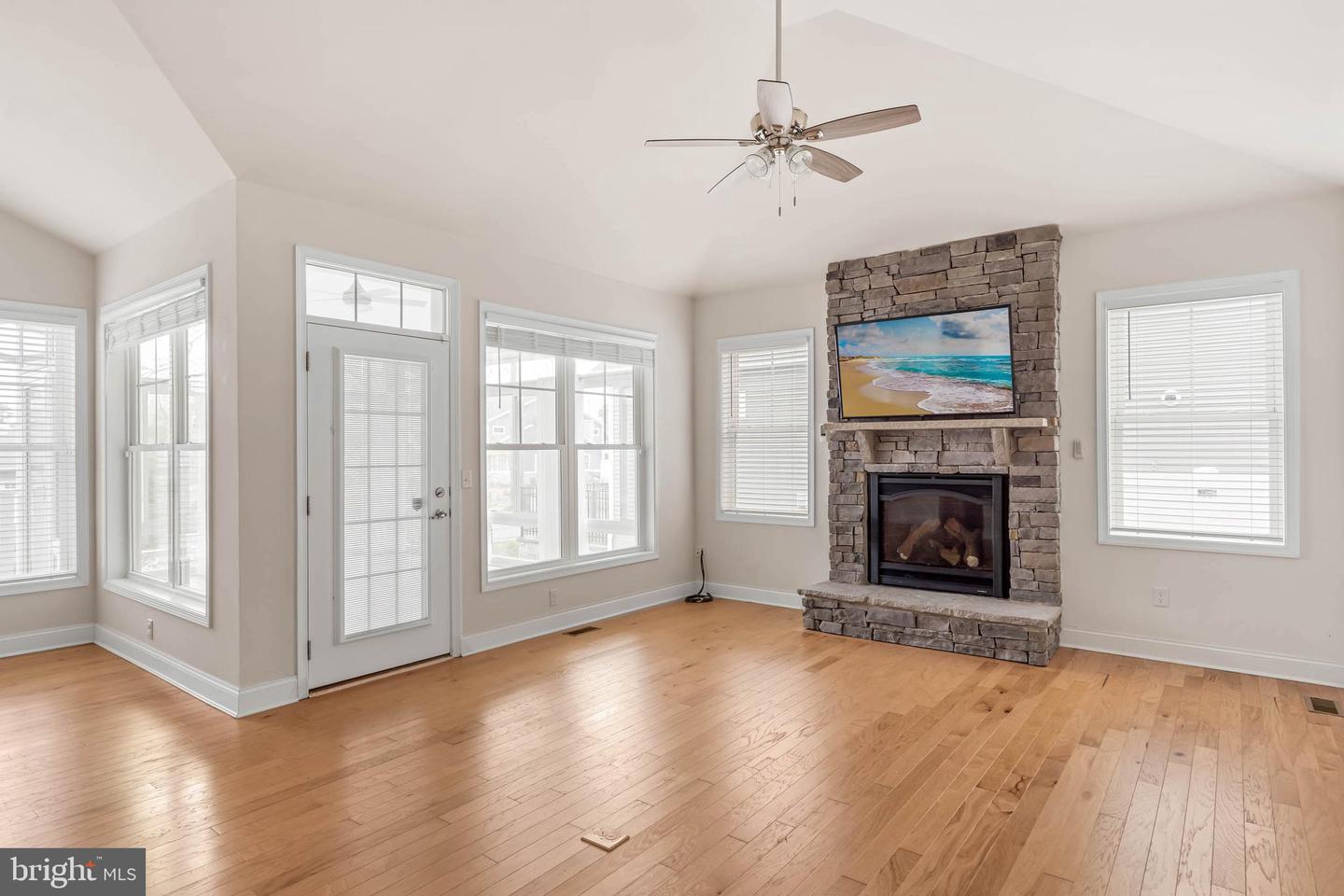 30683 Peaceful Ln Property Photo 4