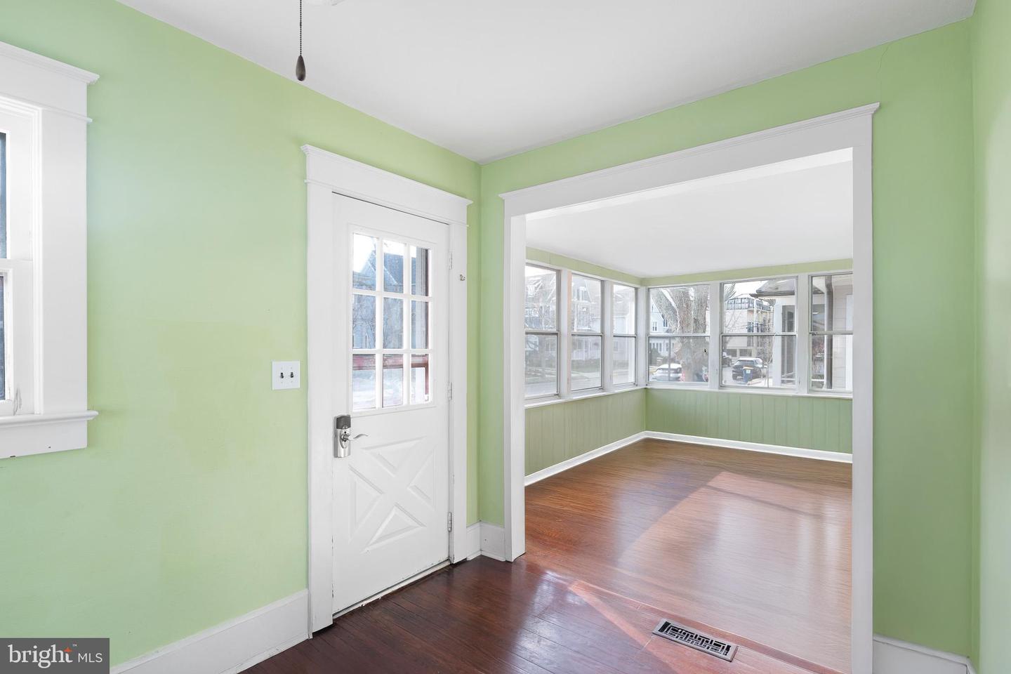 51 Maryland Ave Property Photo 4