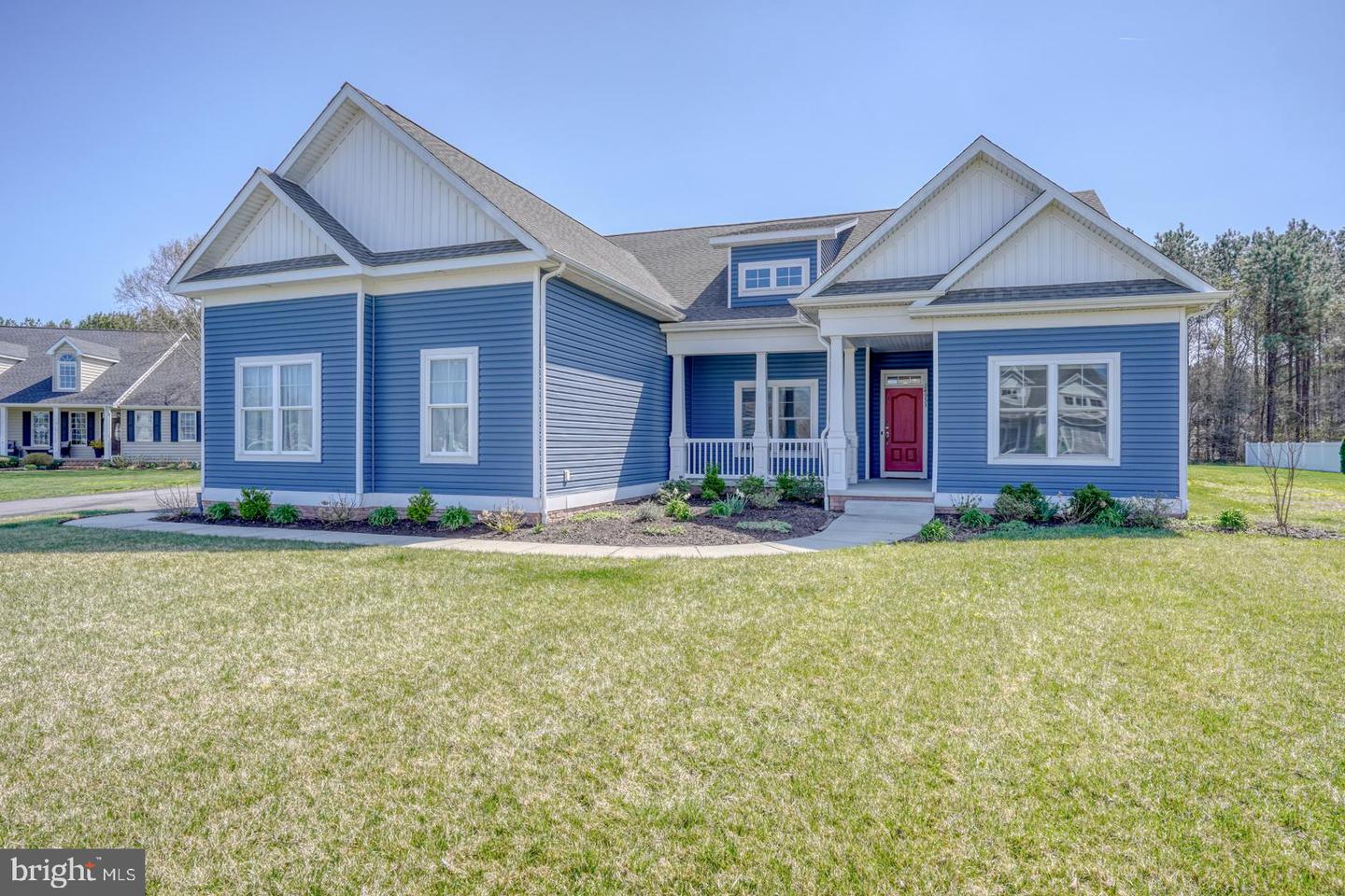 24953 Green Fern Dr Property Photo 3