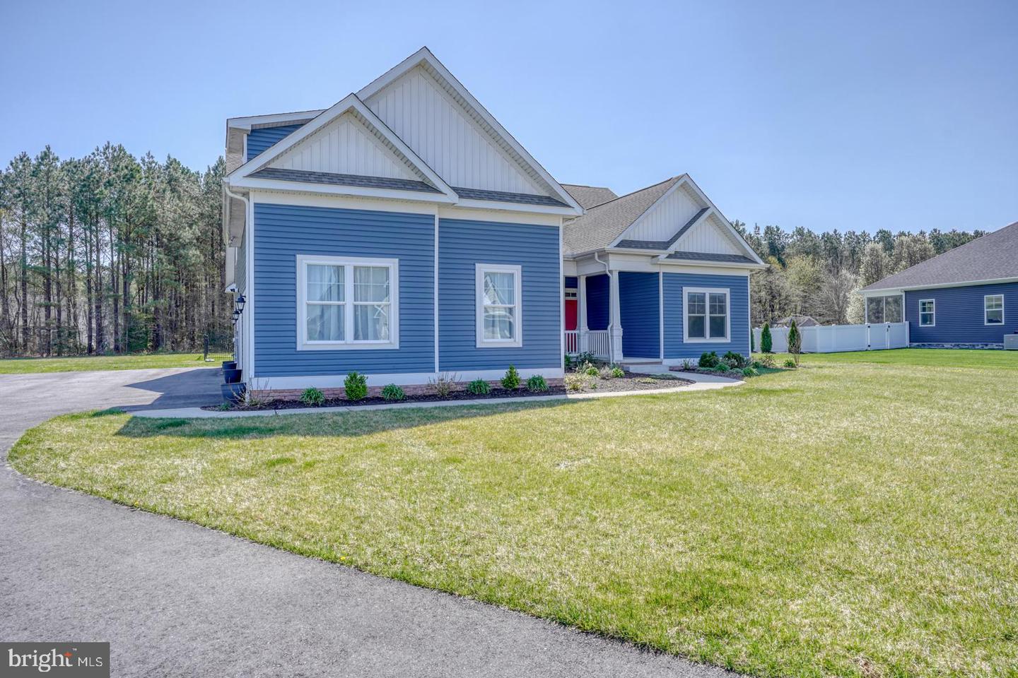 24953 Green Fern Dr Property Photo 4