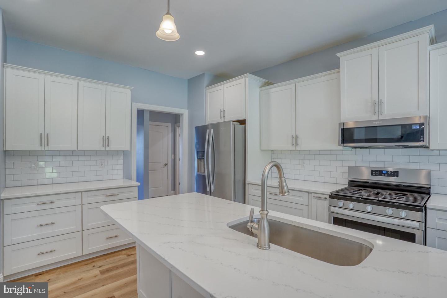 24953 Green Fern Dr Property Photo 14