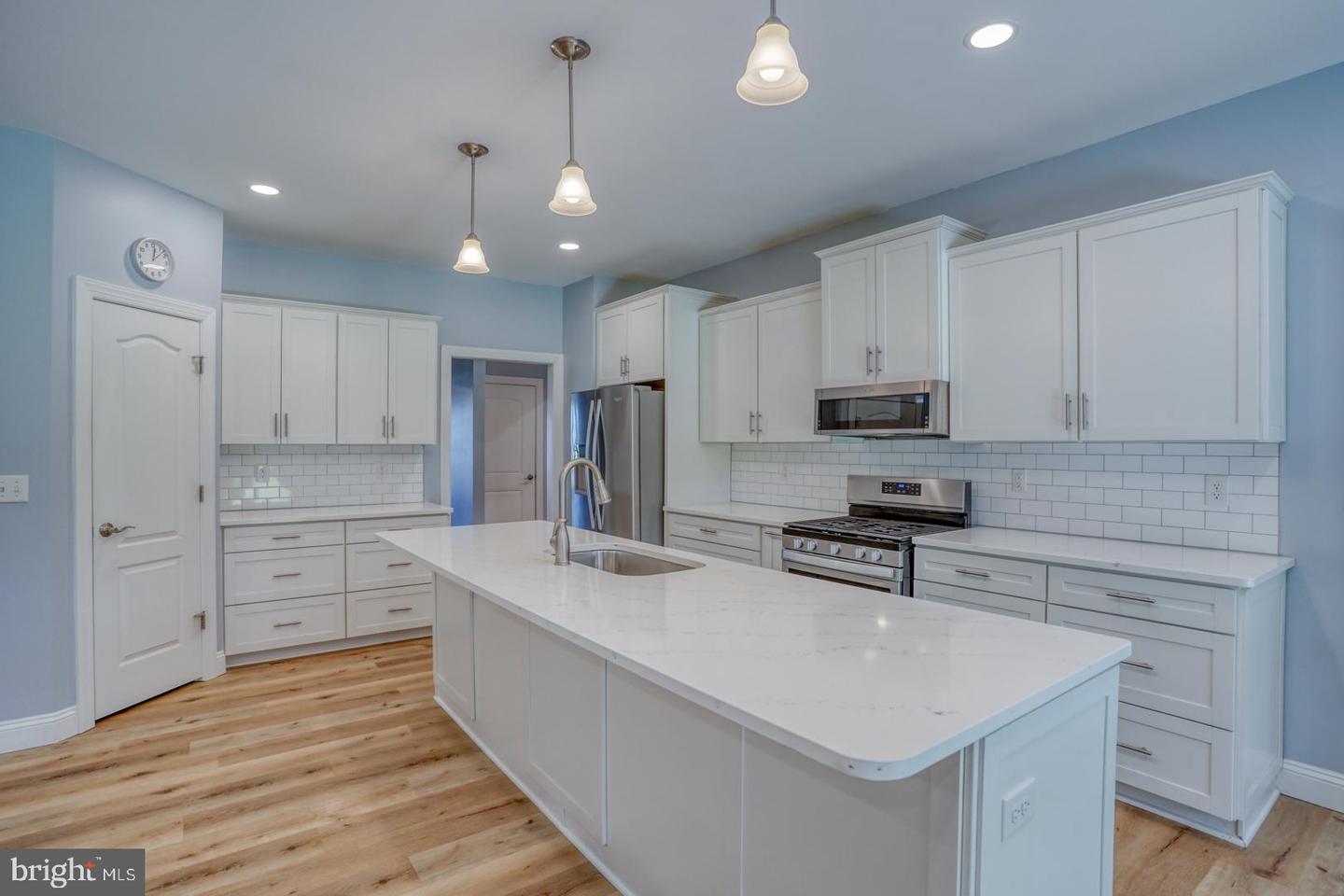 24953 Green Fern Dr Property Photo 15