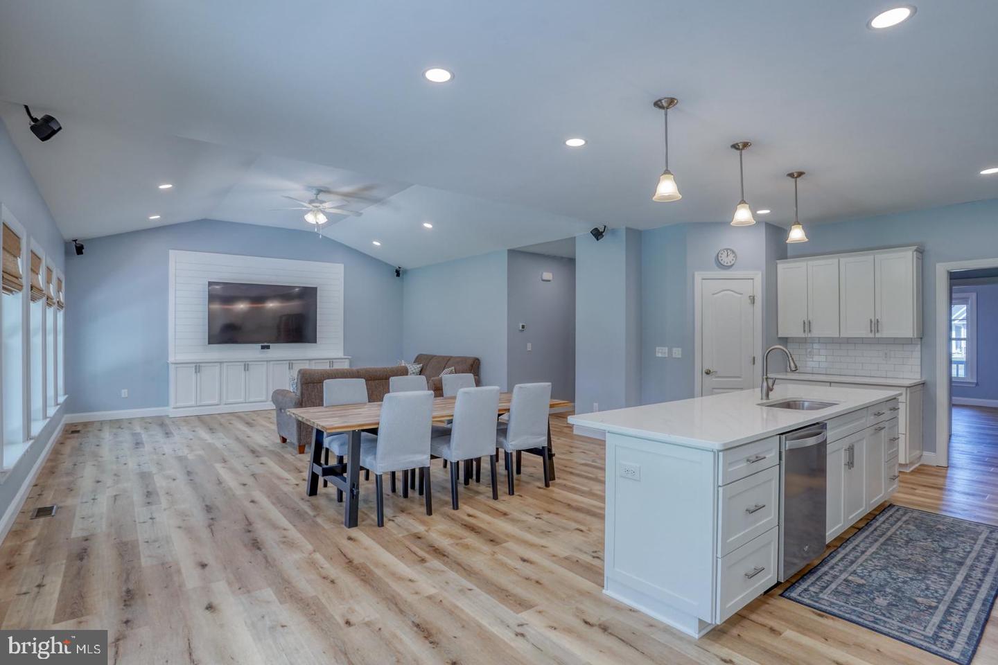 24953 Green Fern Dr Property Photo 19
